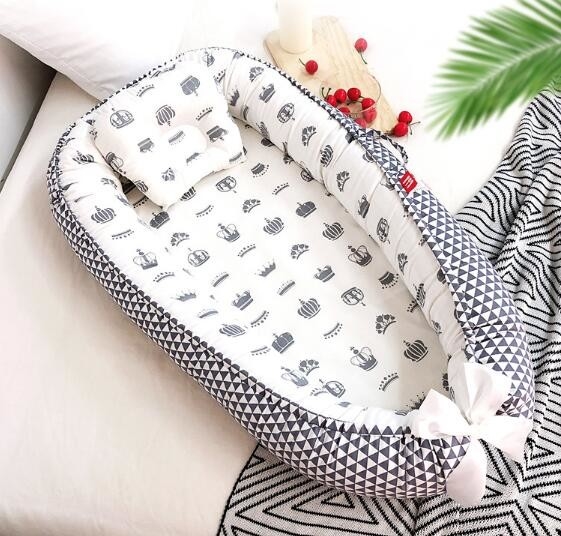 Standard 2.5kg Infant Sleeping Crib Comfortable and Durable for B2B Buyer
