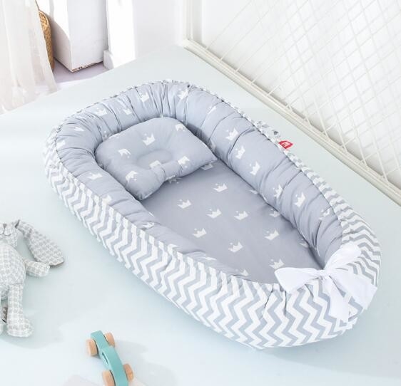 Solid Baby Bed Crib with Polyester Filling Comfortable and Durable